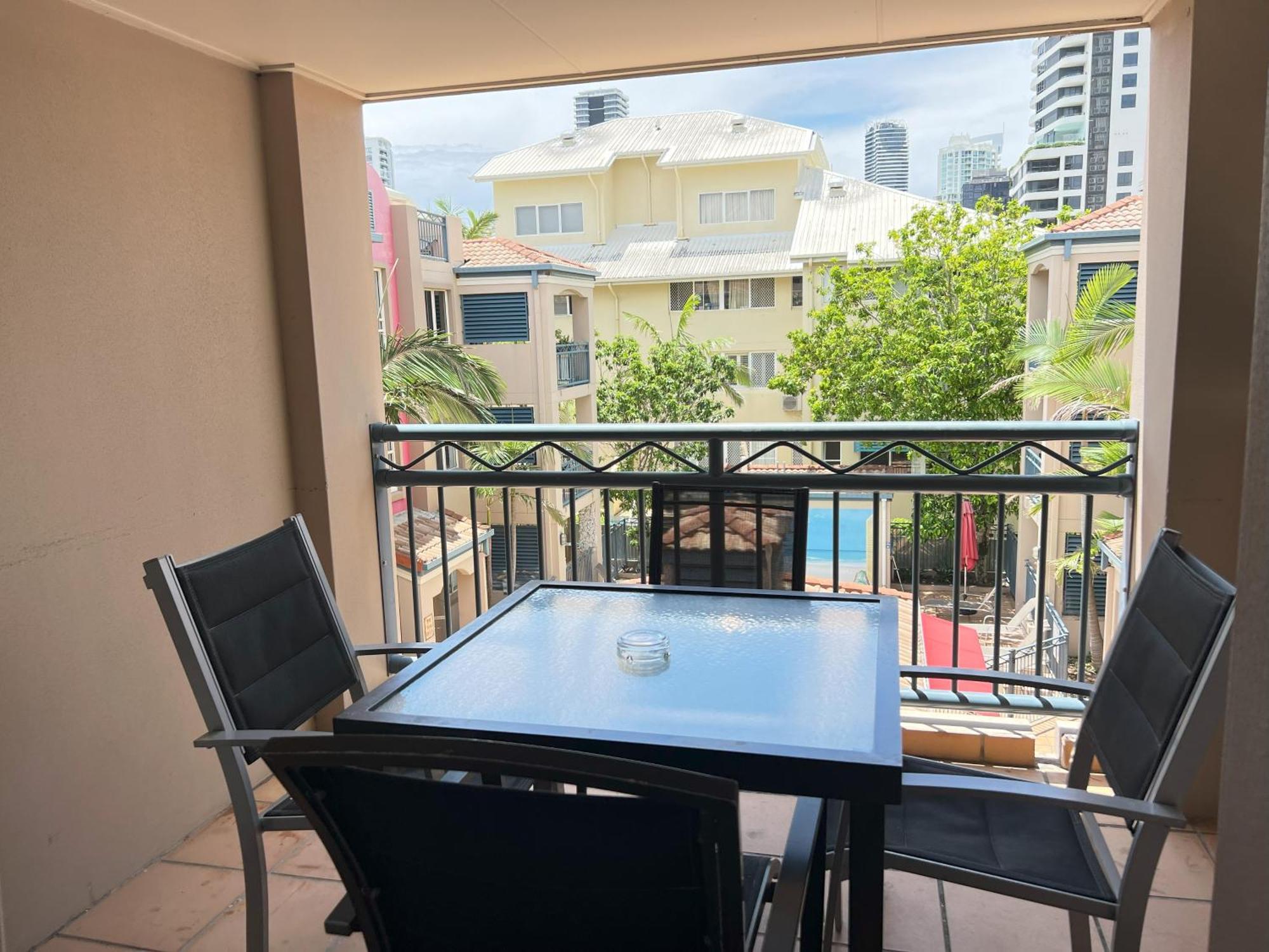 Montego Sands Resort Gold Coast Exterior photo
